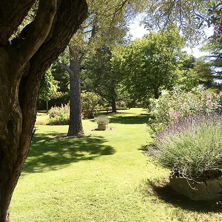 Bed & Breakfast Mas St Jean 3*